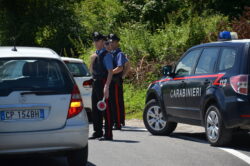 Aggredita dal branco, salvata dai Carabinieri: un arresto