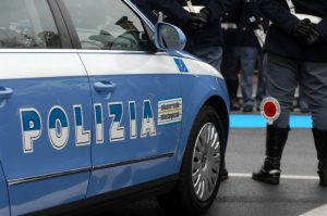 Truffe con falsi sms bancari e postali a Siena: Polizia sensibilizza la popolazione