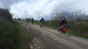 Gran Fondo Strade Bianche, tre in fuga