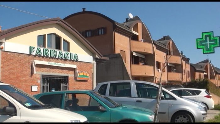 Farmacista: "Ho preso il rapinatore per il braccio e strattonato"-IL VIDEO