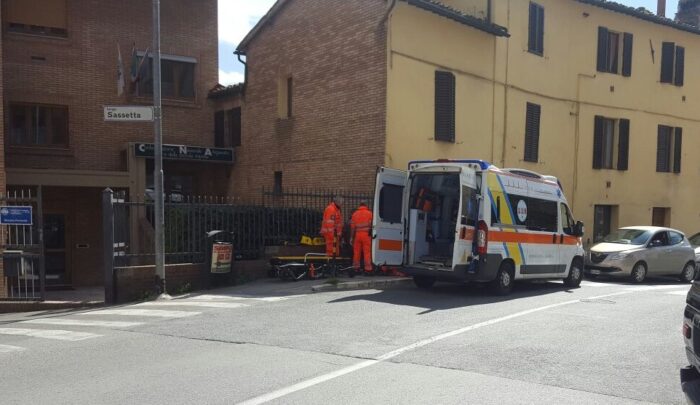 Pedone investito in via Vittorio Emanuele