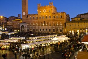 Mercato nel Campo, la piazza si veste d'antico