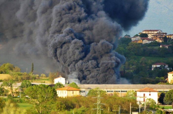 Incendio alla Tab, ancora paura per la popolazione