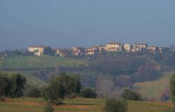 Incidente a Castel San Gimignano, coinvolto scuolabus