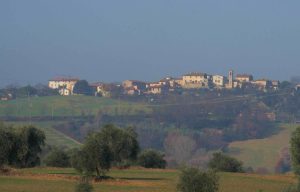 Incidente a Castel San Gimignano, coinvolto scuolabus