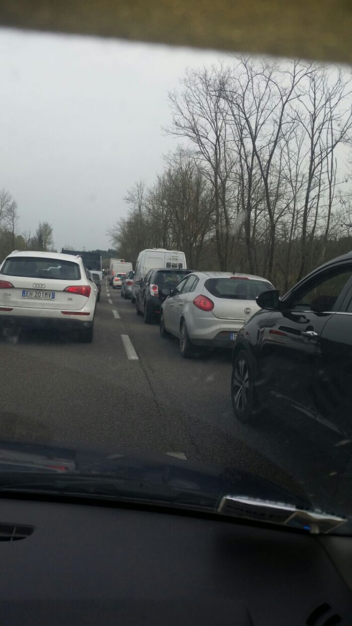 Incidente in tangenziale, traffico in tilt