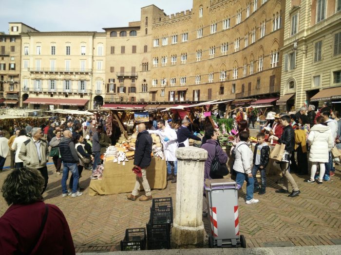 Rissa nella notte in Piazza del Campo