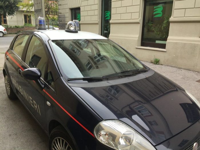 Straniero a volto coperto rapina Banca Etruria
