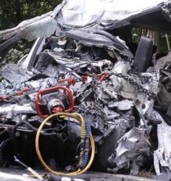 Cinquantunenne muore nello schianto