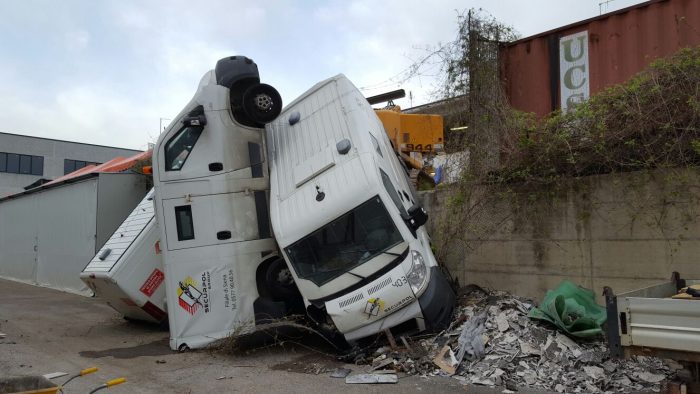 Spari e assalto, nella notte rapinano portavalori
