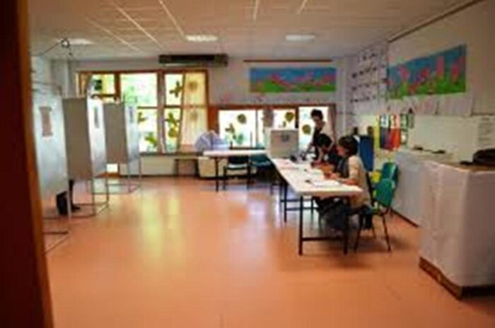 Scuole non pulite dopo i seggi: "Errore umano"