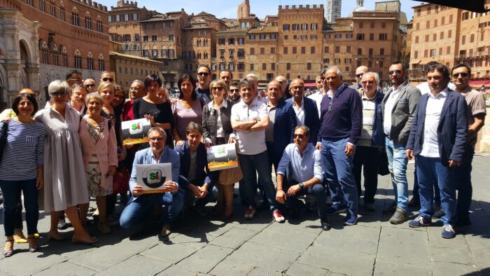 Scaramelli presenta i suoi 25 coordinatori per il Sì