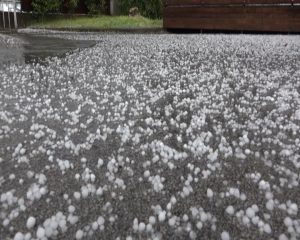 Tempo pazzo a Siena: grandine a nord, pioggia in centro, sole a sud