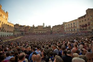 Avvisi Palio, marted&igrave; saranno sentiti i primi contradaioli indagati