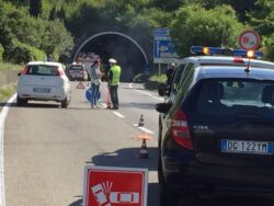 Incidente nella galleria della tangenziale con principio di incendio
