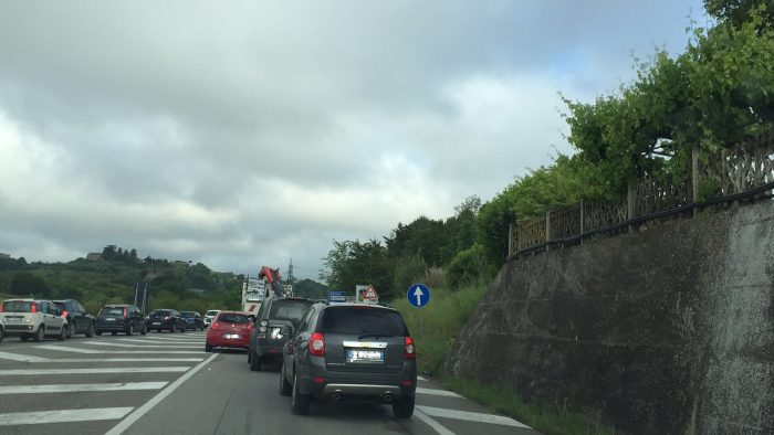 Lunghe file per i lavori sulla tangenziale
