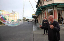 L’Amministrazione comunale invita a Siena Boris, “l’uomo delle bolle”