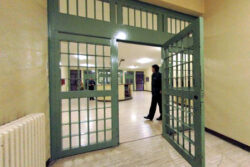 Torture al carcere di Ranza: chiesto il rinvio a giudizio di 5 agenti di polizia penitenziaria