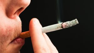 Alle Scotte divieto di fumo anche all'esterno