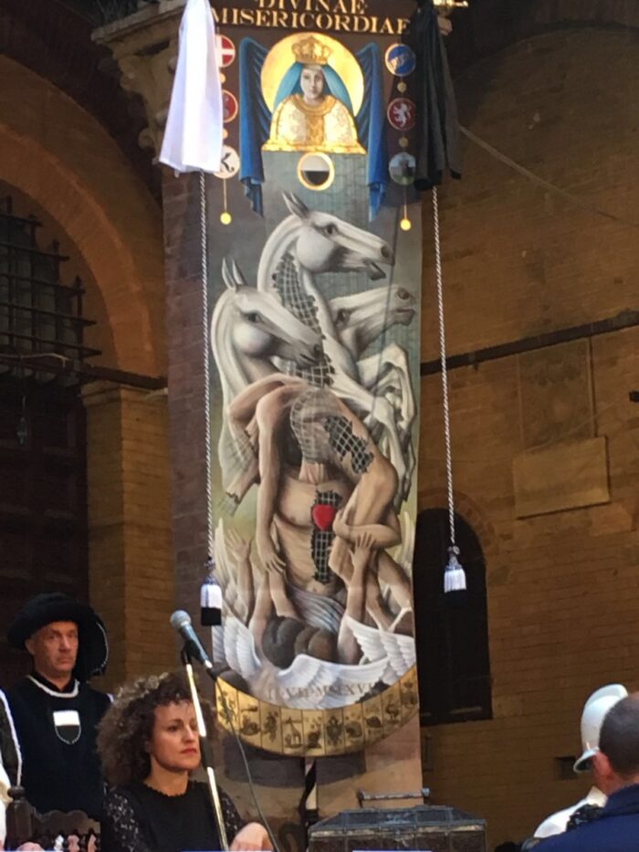 Ecco il drappellone del Palio di luglio