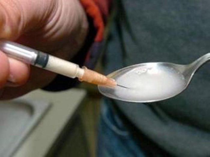 Da Siena a Perugia per drogarsi, donna finisce in overdose