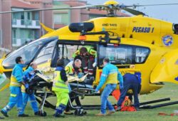 Si ribalta pullman con 50 bambini