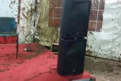 Enrico Rossi aggredito a San Miniato durante un dibattito