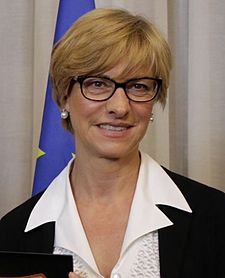 Il Ministro della Difesa Roberta Pinotti presente al Palio di Siena