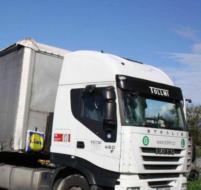 Camionista ubriaco semina il panico