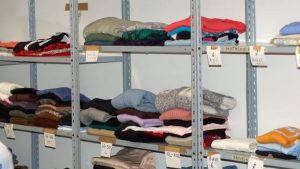Rubano vestiti destinati ai poveri della San Vincenzo De' Paoli