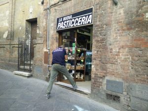 Ancora furti nei negozi del centro storico