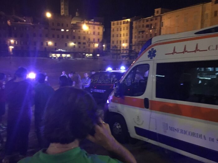 Rissa nella notte in Piazza del Campo