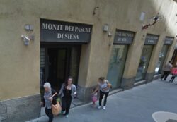 Bancomat Mps clonato nei giorni del Palio