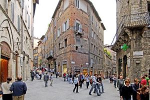 Commercianti contrari all'orario di approvvigionamento previsto dalla Y storica