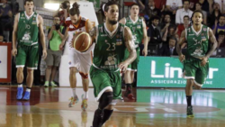 Hackett, bordate alla Fip. E difende la sua Siena