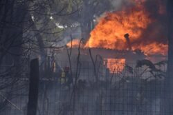 Fiamme in agriturismo, brucia capannone per la produzione di salumi
