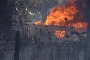 Brucia fabbrica di vernici a Poggibonsi