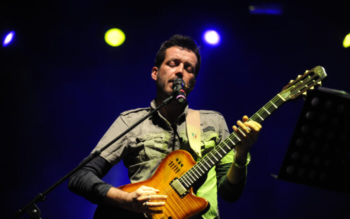 Daniele Silvestri in concerto e spettacolo in Piazza