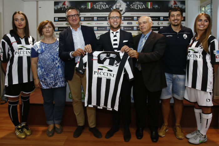 Robur Siena, torna la maglia a strisce