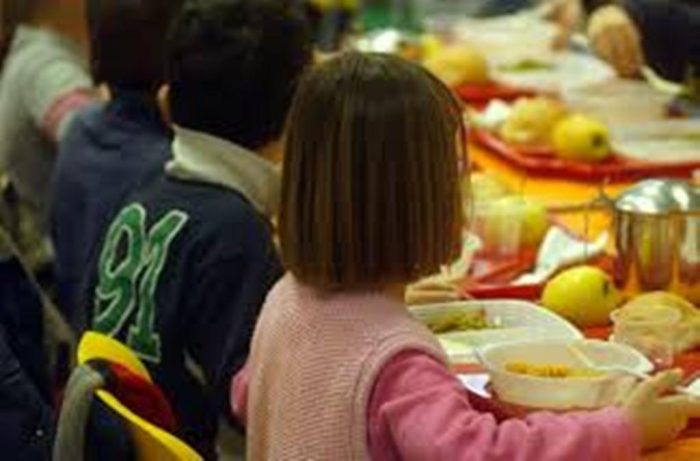 Polemiche sulla mensa, il PD: "Proposte genitori, pi&ugrave; attenzione alla politica e alla gestione del cibo"