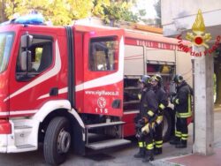 Castelnuovo, si ribalta furgone: ferito conducente di 67 anni