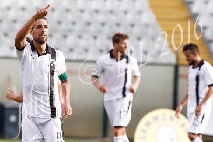 Robur Siena verso Como: Castiglia fermo un mese