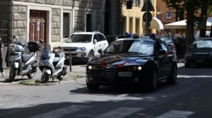 Senza biglietto sul bus, studente si finge richiedente asilo: denunciato