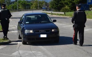 Trova cellulare e lo usa: accusato di ricettazione