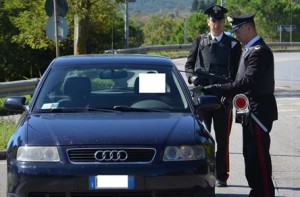 In possesso di telefonino rubato, denunciato rumeno per ricettazione