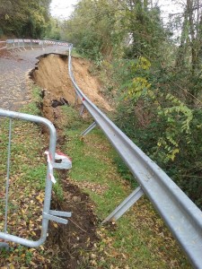 Terrensano-Belcaro, nuova frana. Valentini: "Lavori entro questo mese"