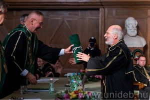 Laurea honoris causa all'Universit&agrave; di Debrecen al professor Vincenzo Sorrentino