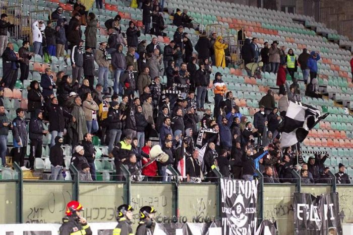 Curva Guasparri: "Comune intervenga, societ&agrave; e gestione sono un totale fallimento"