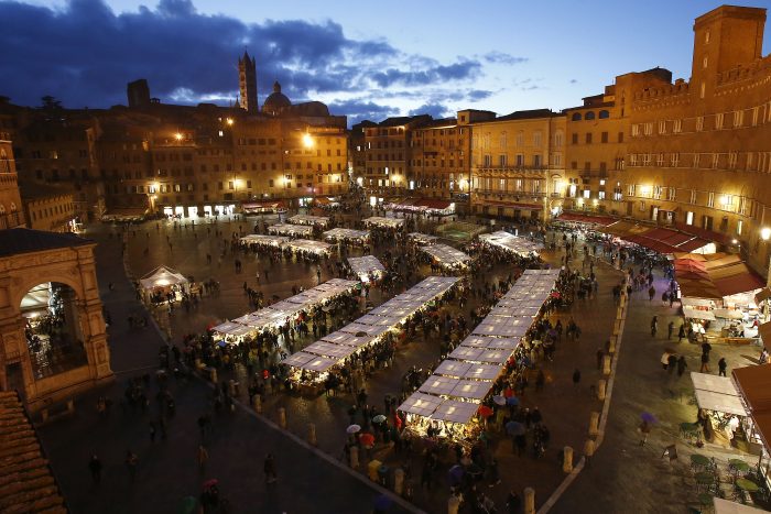 Tutto pronto per il "Mercato nel Campo", presente anche Radio Siena Tv