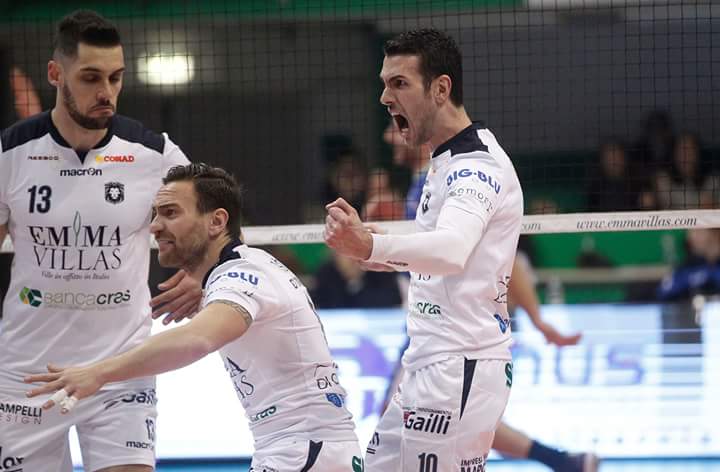 Emma Villas capolista solitaria dopo la vittoria in Puglia